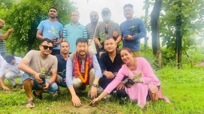 युवा संघद्वारा वृक्षारोपण र डेंगुविरुद्ध सचेतना